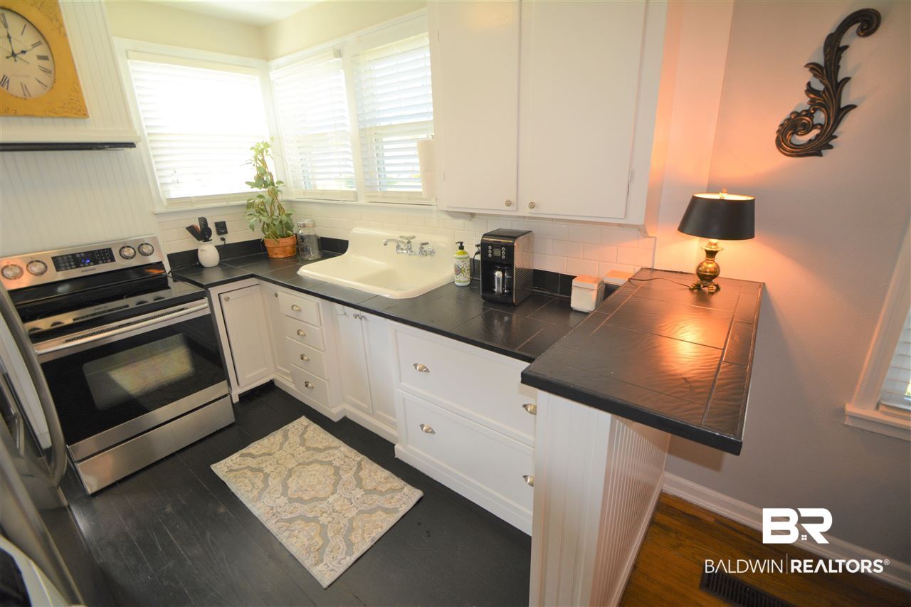 261 Mohawk Street Mobile, AL 36606 - Photo 5 of 22
