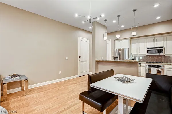 $2,000 | 56 East Serene Avenue, Unit 225, Las Vegas, NV 89123