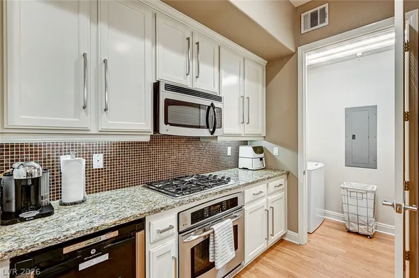 $2,000 | 56 East Serene Avenue, Unit 225, Las Vegas, NV 89123