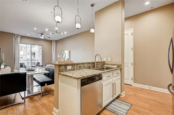 $2,000 | 56 East Serene Avenue, Unit 225, Las Vegas, NV 89123