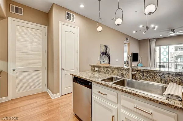 $2,000 | 56 East Serene Avenue, Unit 225, Las Vegas, NV 89123