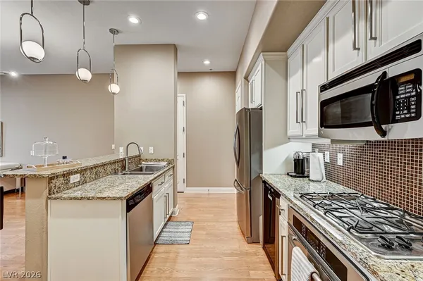 $2,000 | 56 East Serene Avenue, Unit 225, Las Vegas, NV 89123