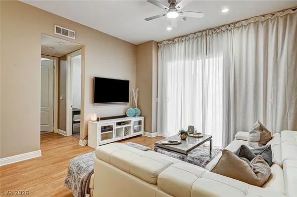 $2,000 | 56 East Serene Avenue, Unit 225, Las Vegas, NV 89123