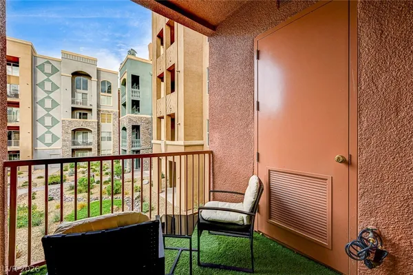$2,000 | 56 East Serene Avenue, Unit 225, Las Vegas, NV 89123