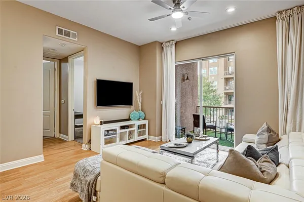 $2,000 | 56 East Serene Avenue, Unit 225, Las Vegas, NV 89123