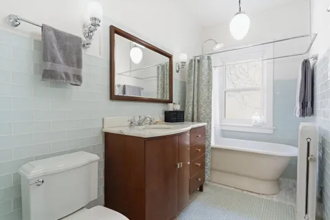 $325,000 | 1512 West Jonquil Terrace, Unit 3E, Chicago, IL 60626