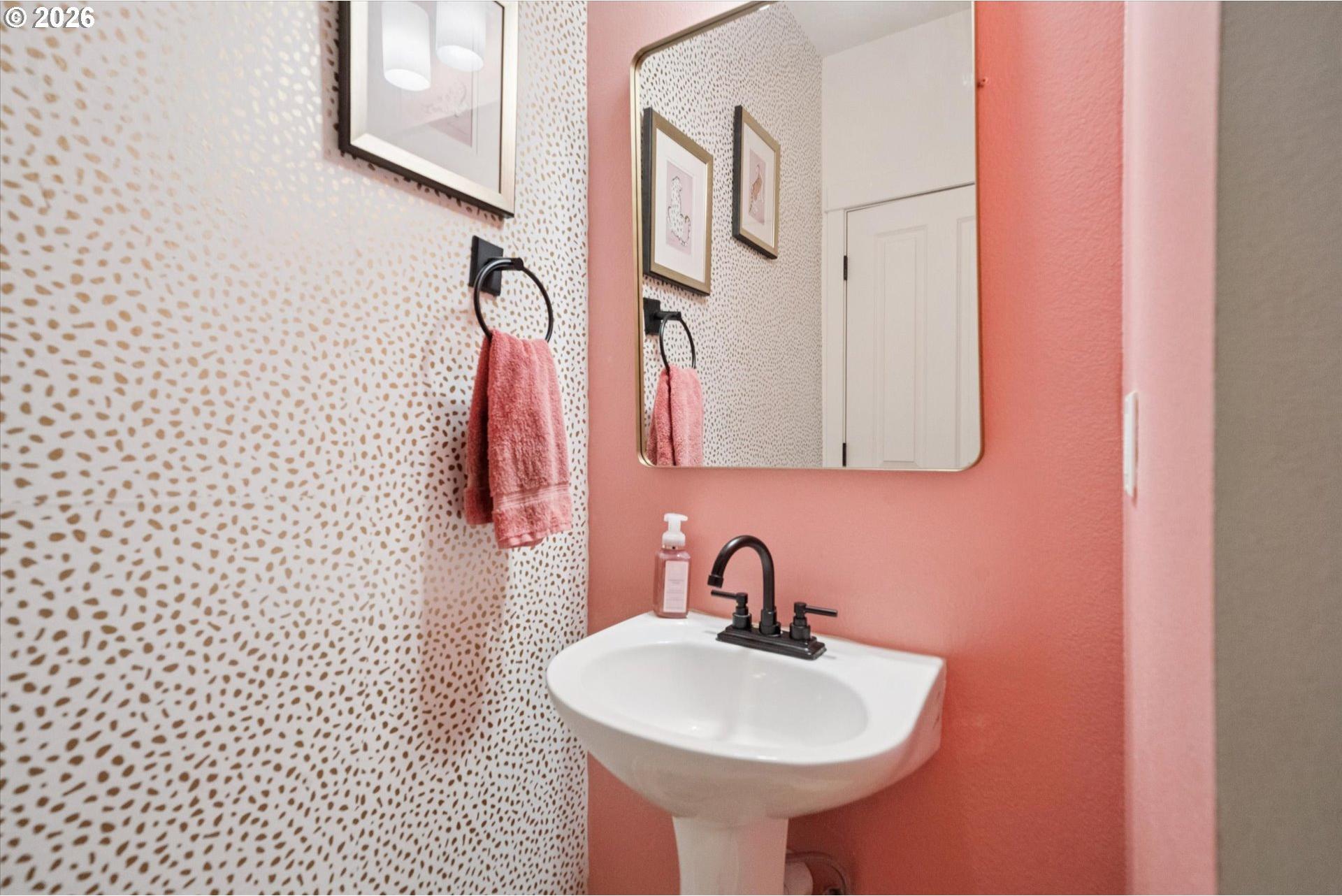 9231 Northwest Germantown Road Portland, OR 97231 - Photo 19 of 41 Bathroom