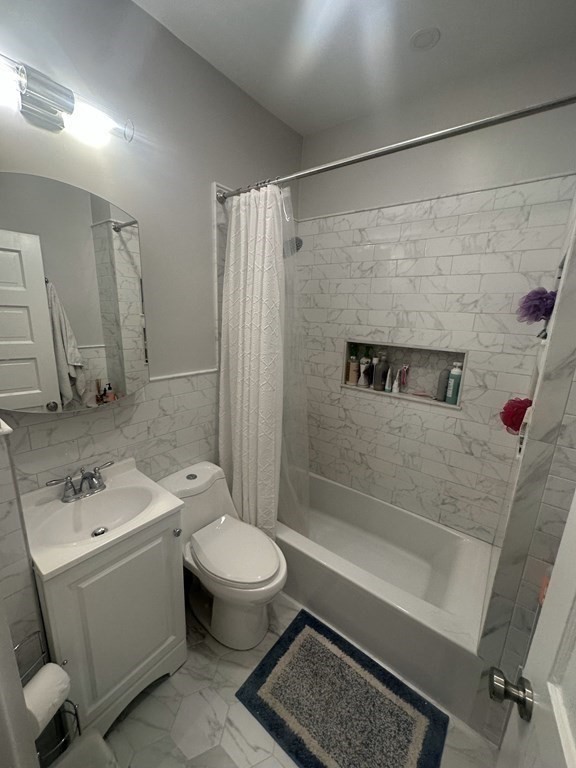 7 Hatch Street, Unit 2 Boston, MA 02127 - Photo 4 of 9