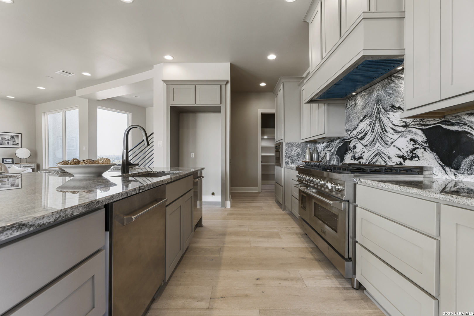 541 Cantera Ridge New Braunfels, TX 78132 - Photo 7 of 48