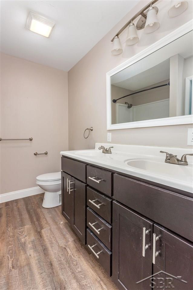1975 North Graham Road Freeland, MI 48623 - Photo 16 of 30 Full Bathroom