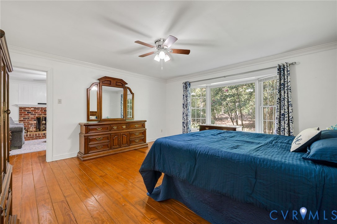 2409 Three Bridge Road Powhatan, VA 23139 - Photo 25 of 39 Hardwood flooring, ceiling fan, bay window, white