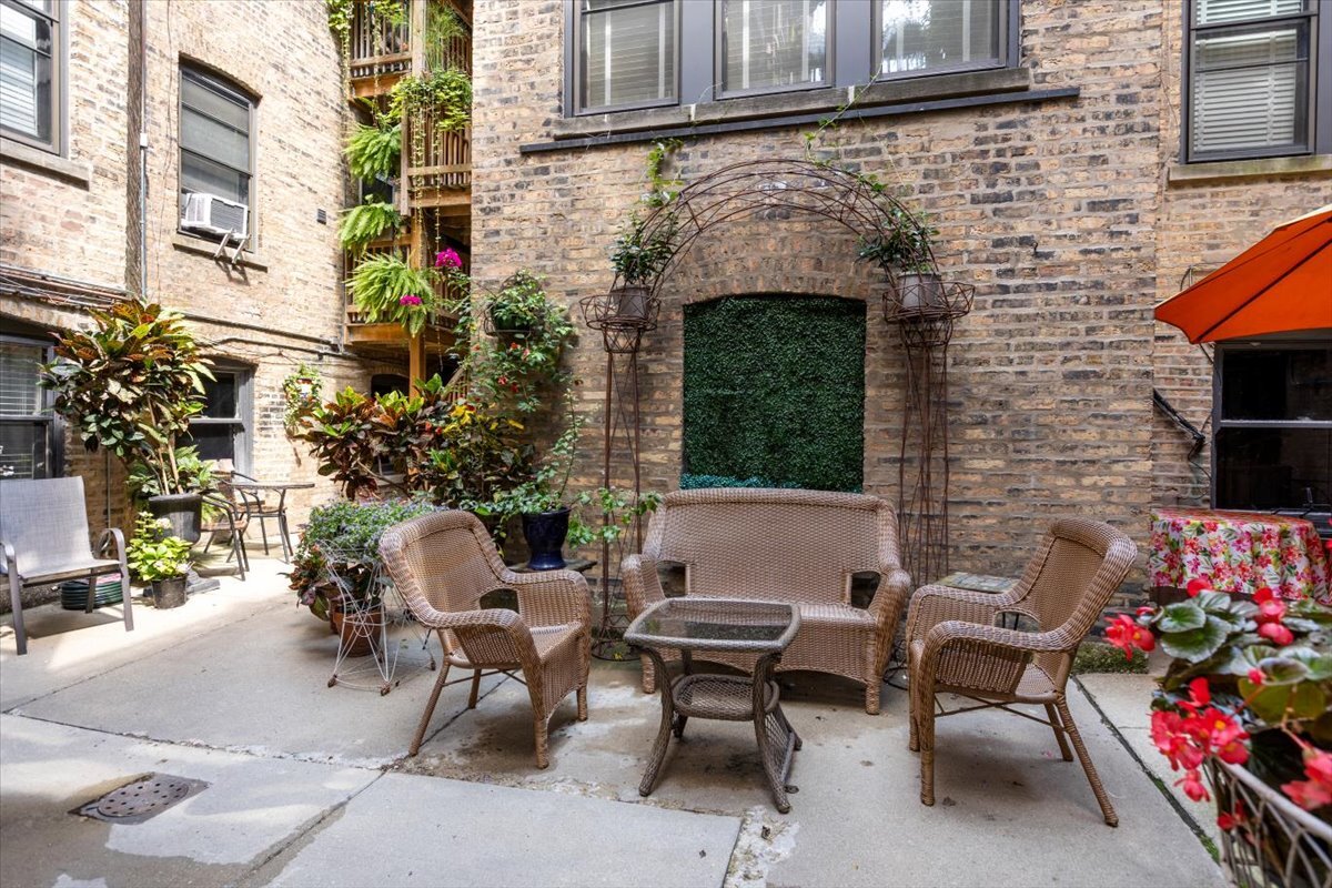 609 West Addison Street, Unit 2 Chicago, IL 60657 - Photo 29 of 30 Gallery Image 29