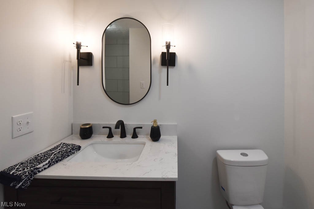 5070 Hills And Dales Road Northwest Canton, OH 44708 - Photo 24 of 35 Full Bathroom