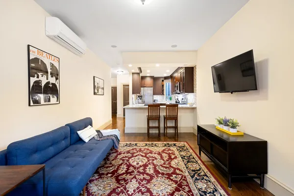 $5,200 | 69 Pineapple Street, Unit 6 | Brooklyn Heights