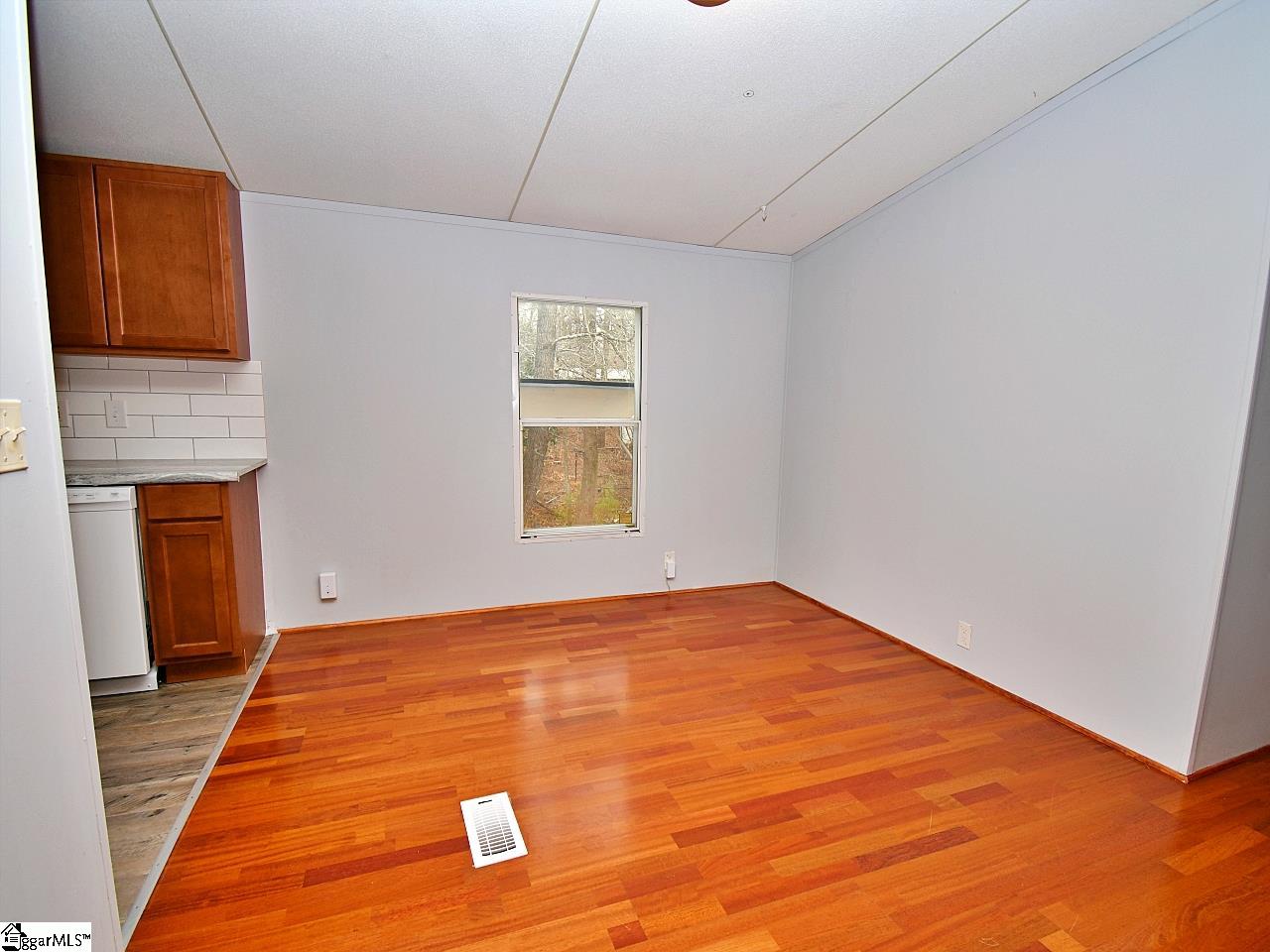 1091 Lake Cunningham Road Greer, SC 29651 - Photo 5 of 23