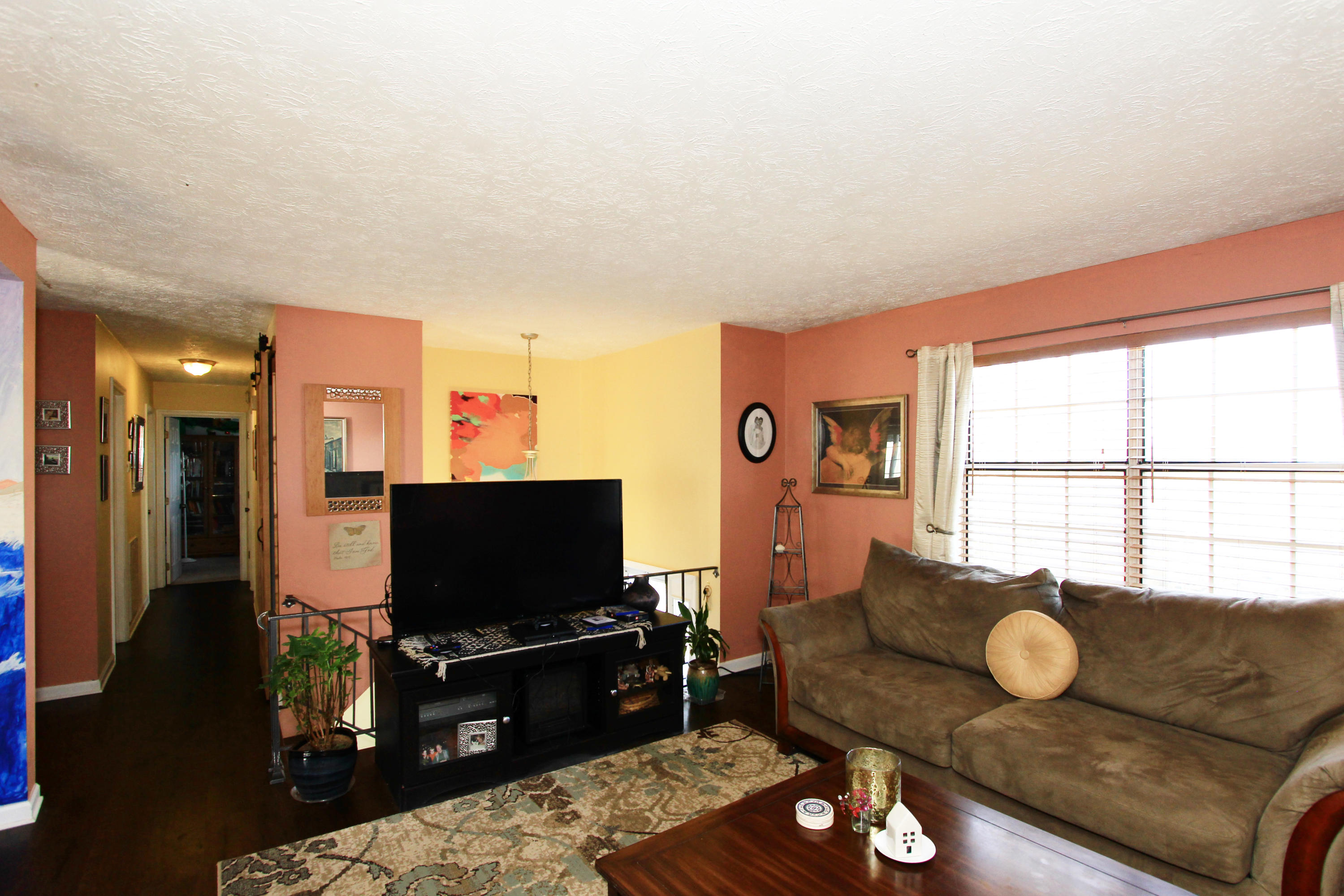 7616 Cedarcrest Road Knoxville, TN 37938 - Photo 15 of 35 Living Room