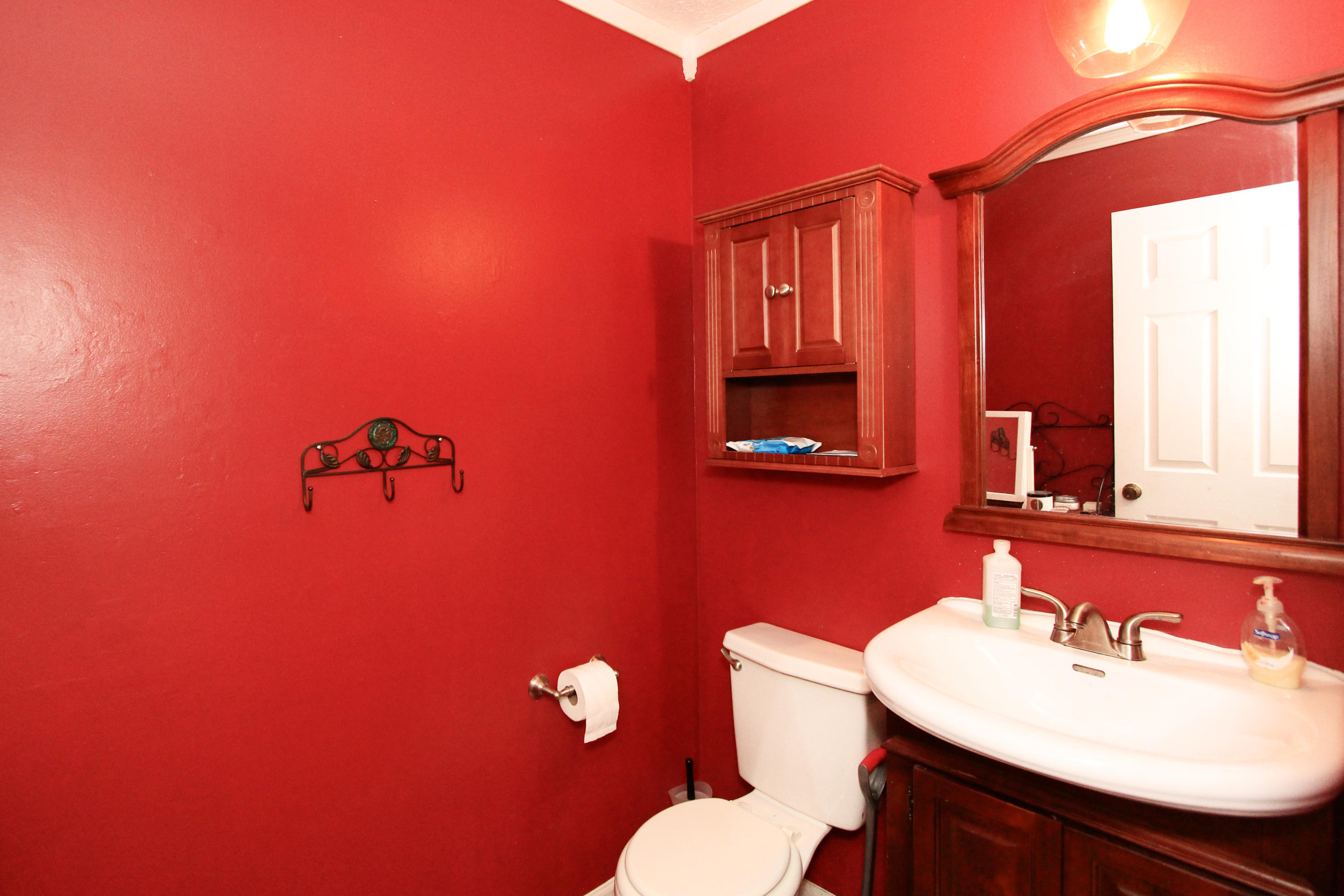 7616 Cedarcrest Road Knoxville, TN 37938 - Photo 28 of 35 Down stairs half Bath
