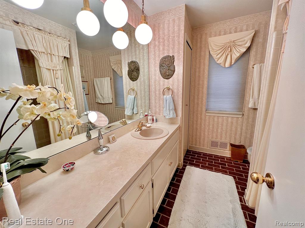230 Randolph Road Rochester Hills, MI 48309 - Photo 27 of 59
