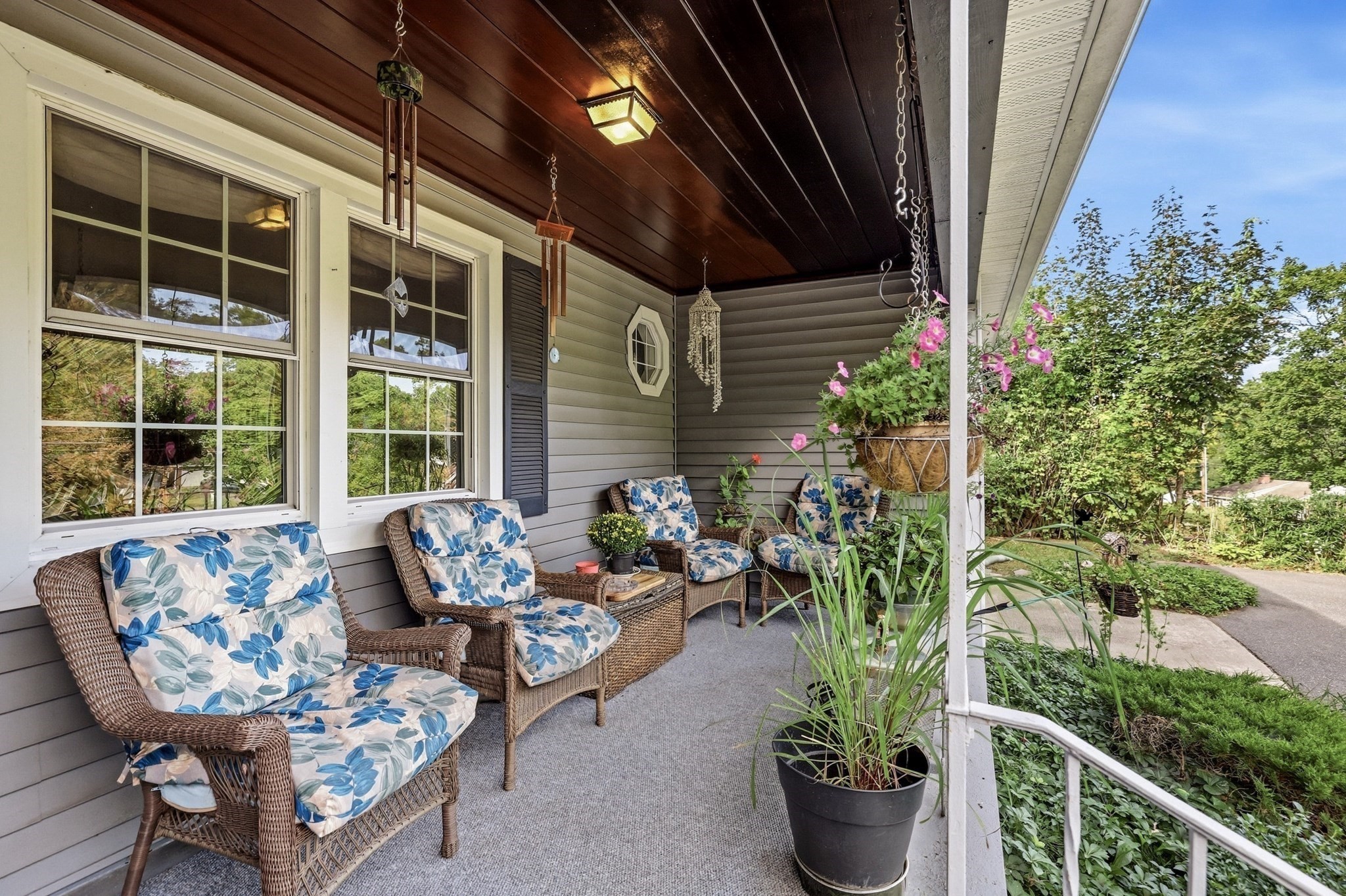 81 East Gooseberry Road West Springfield, MA 01089 - Photo 3 of 40 Gallery Image 3