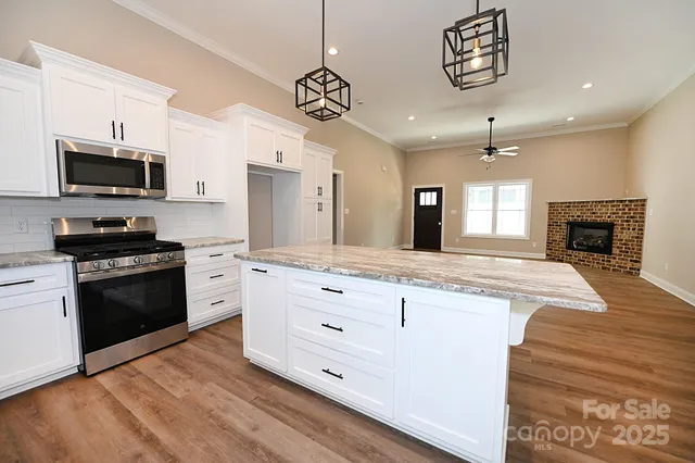 $415,000 | 4940 Southview Drive, Hickory, NC 28602