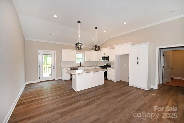 $415,000 | 4940 Southview Drive, Hickory, NC 28602