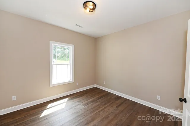 $415,000 | 4940 Southview Drive, Hickory, NC 28602