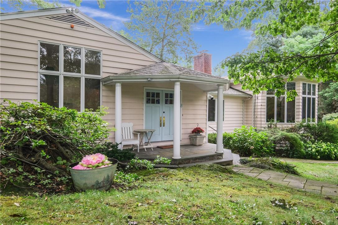 8 Murdock Road Scarsdale, NY 10583 - Photo 1 of 1 Front