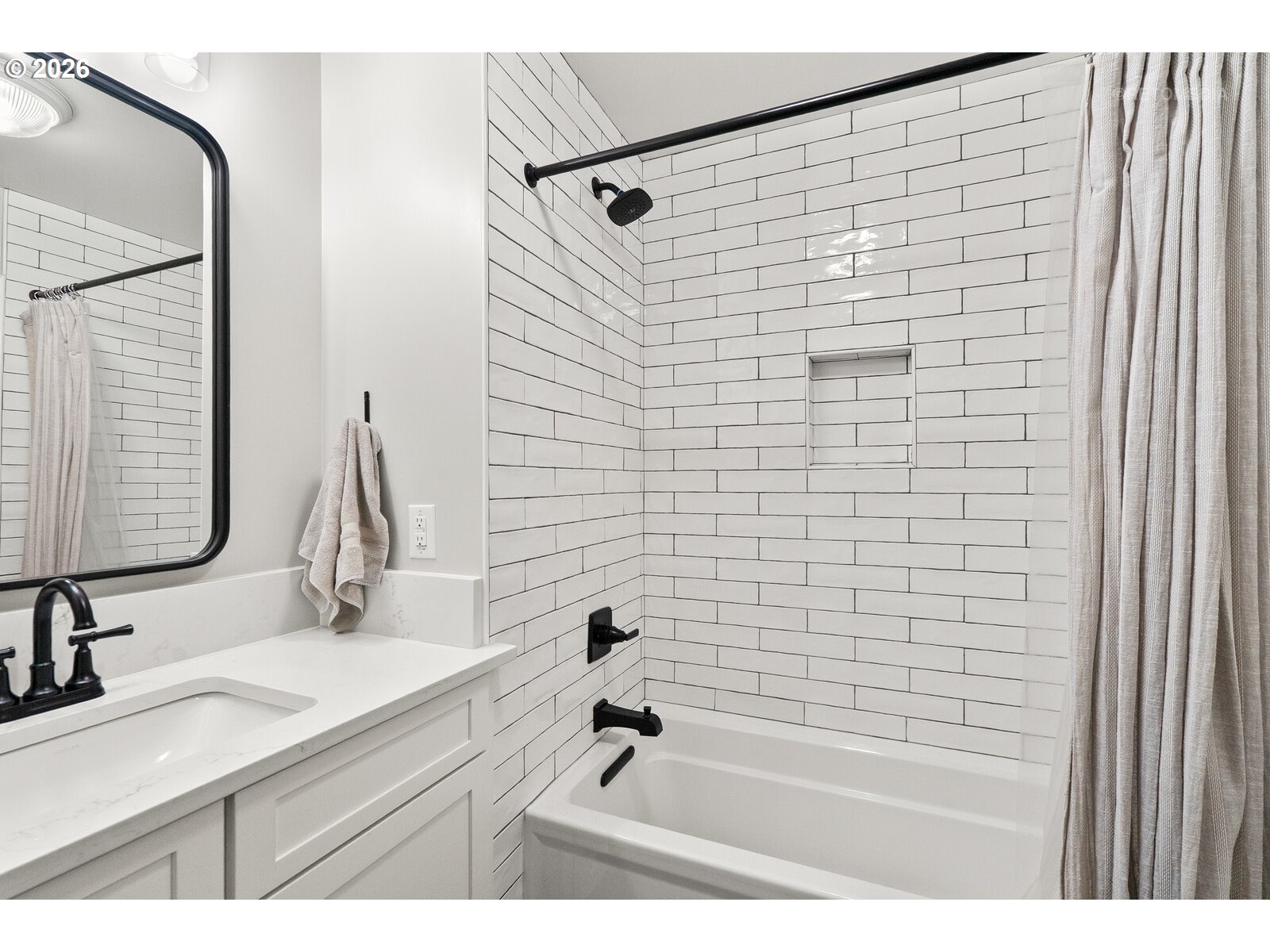 5402 Southwest 34th Place Portland, OR 97239 - Photo 22 of 36 Bathroom