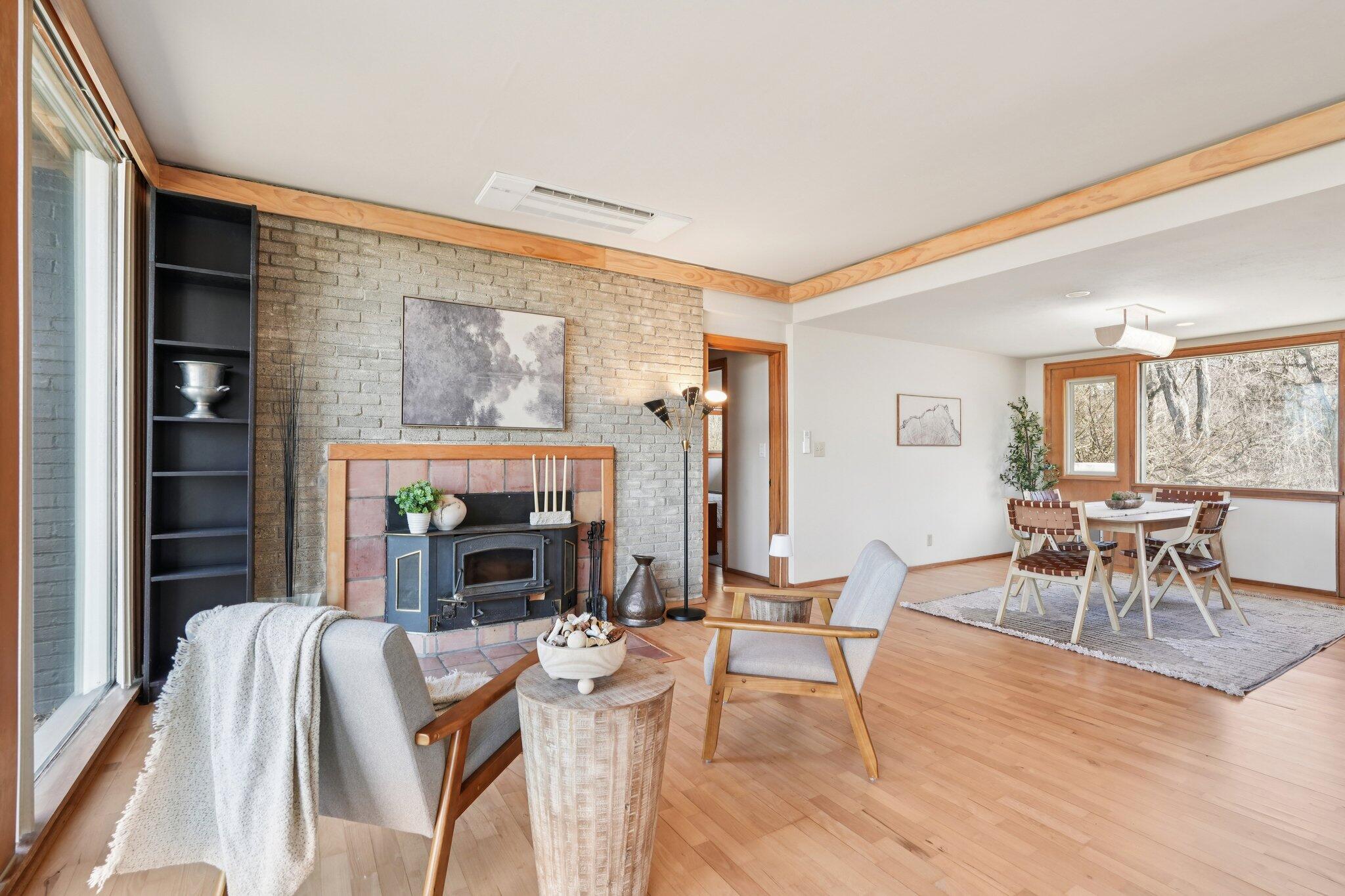 1009 Spring Valley Road Burlington, WI 53105 - Photo 9 of 49 Natural Light spills into the dinette