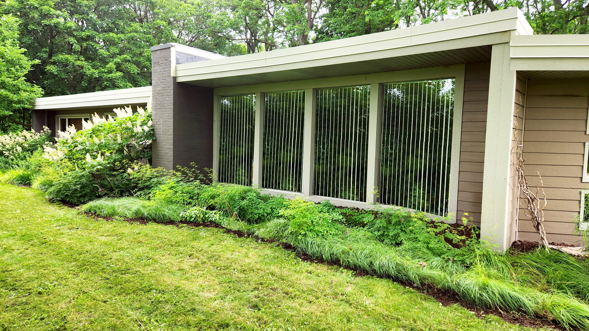 1009 Spring Valley Road Burlington, WI 53105 - Photo 39 of 49 Exterior View of Windows