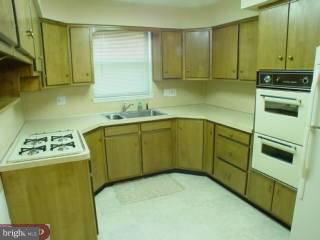 1158 Norwalk Road Philadelphia, PA 19115 - Photo 4 of 6