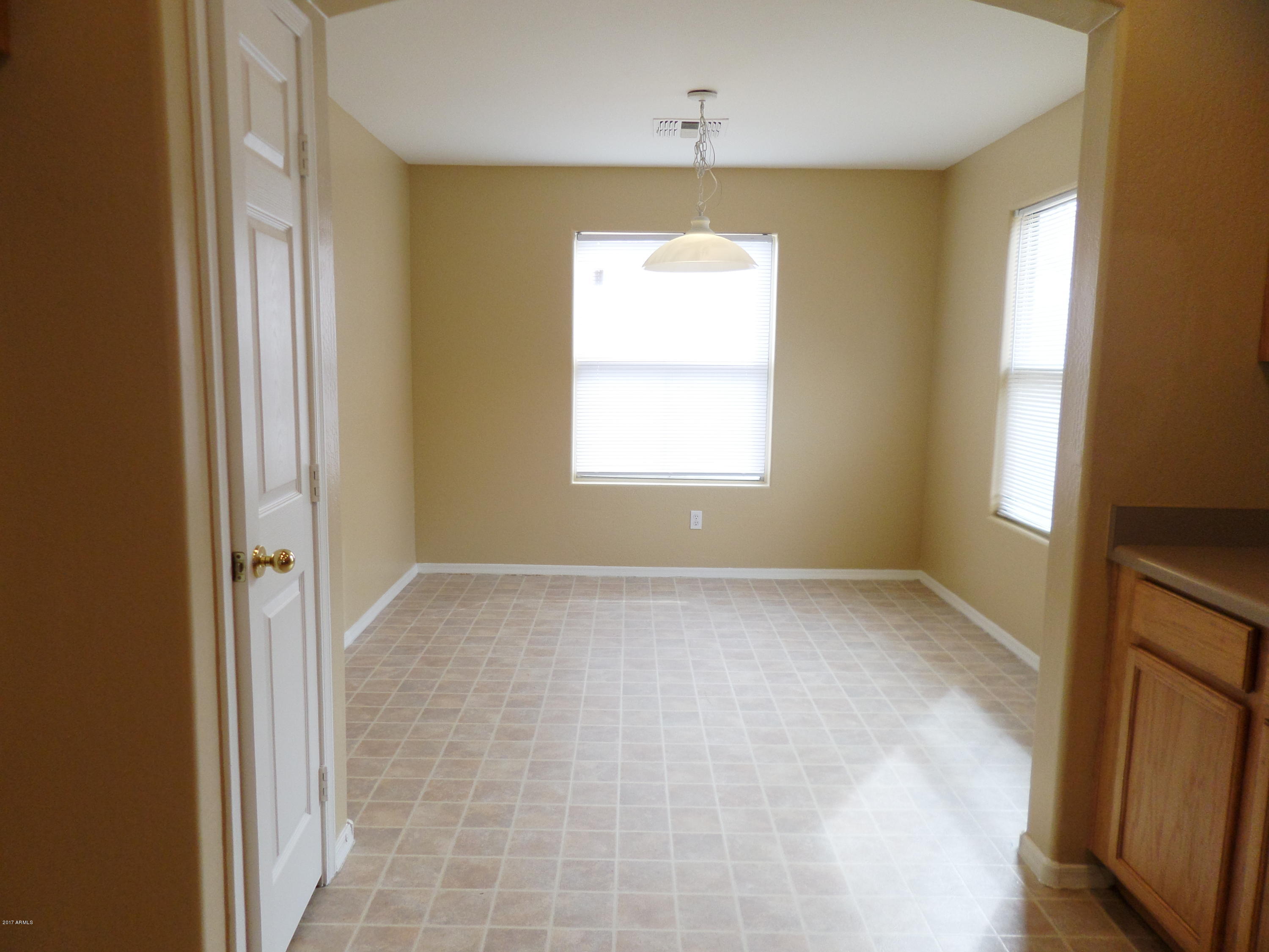 2324 West Carson Road Phoenix, AZ 85041 - Photo 3 of 15 2324 W CARSON DINING