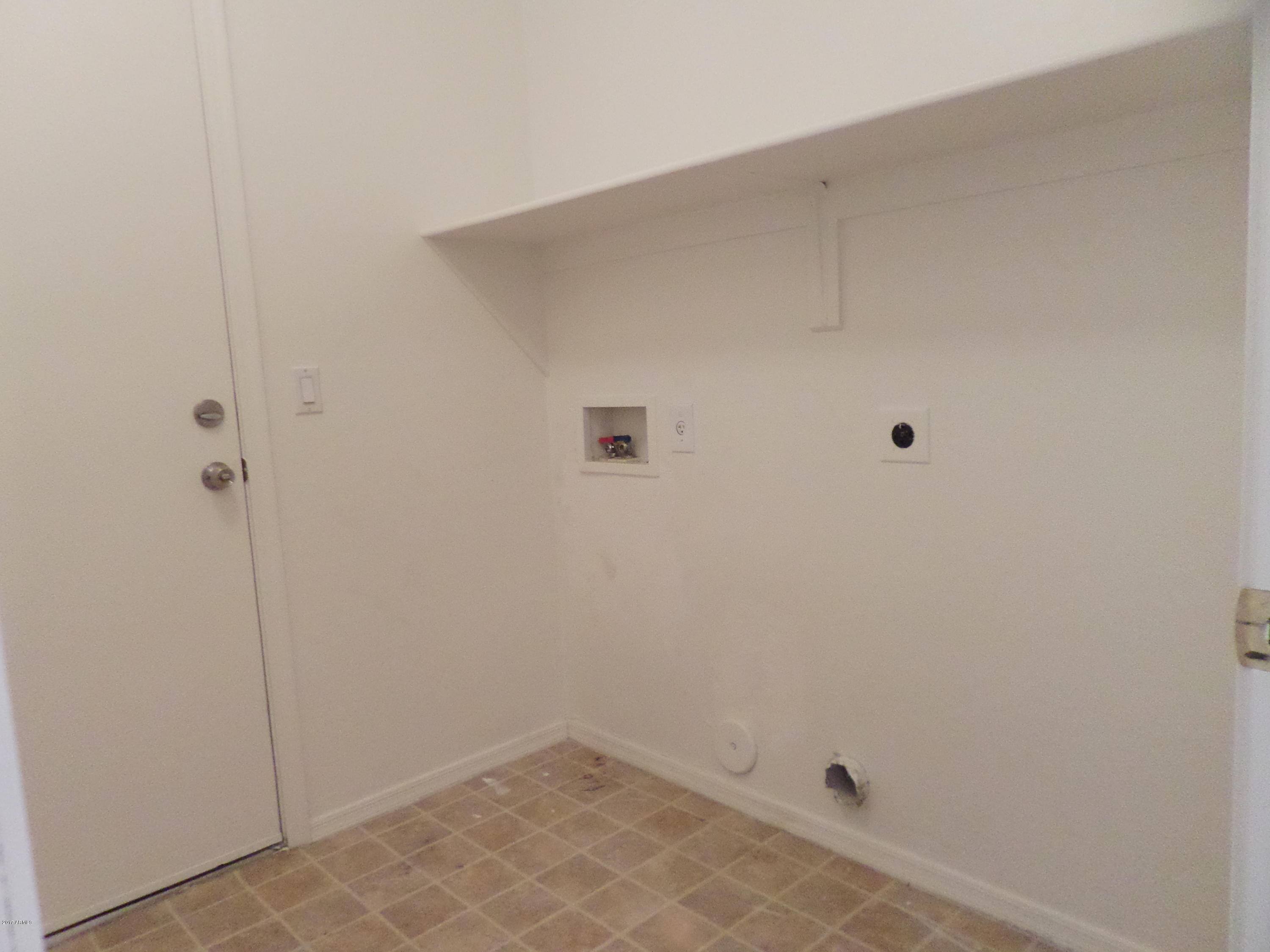 2324 West Carson Road Phoenix, AZ 85041 - Photo 8 of 15 2324 W CARSON WD HOOK UPS