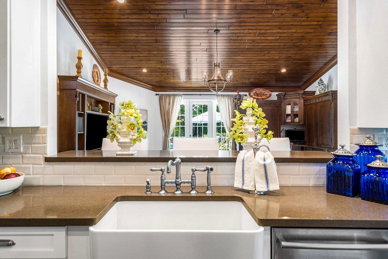 8203 Sawpine Road Delray Beach, FL 33446 - Photo 25 of 82 Farmhouse sink