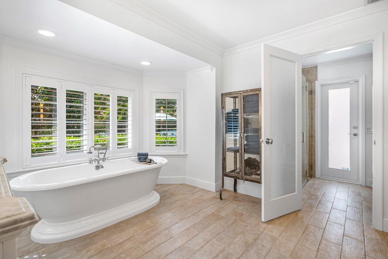 8203 Sawpine Road Delray Beach, FL 33446 - Photo 35 of 82 Master bath