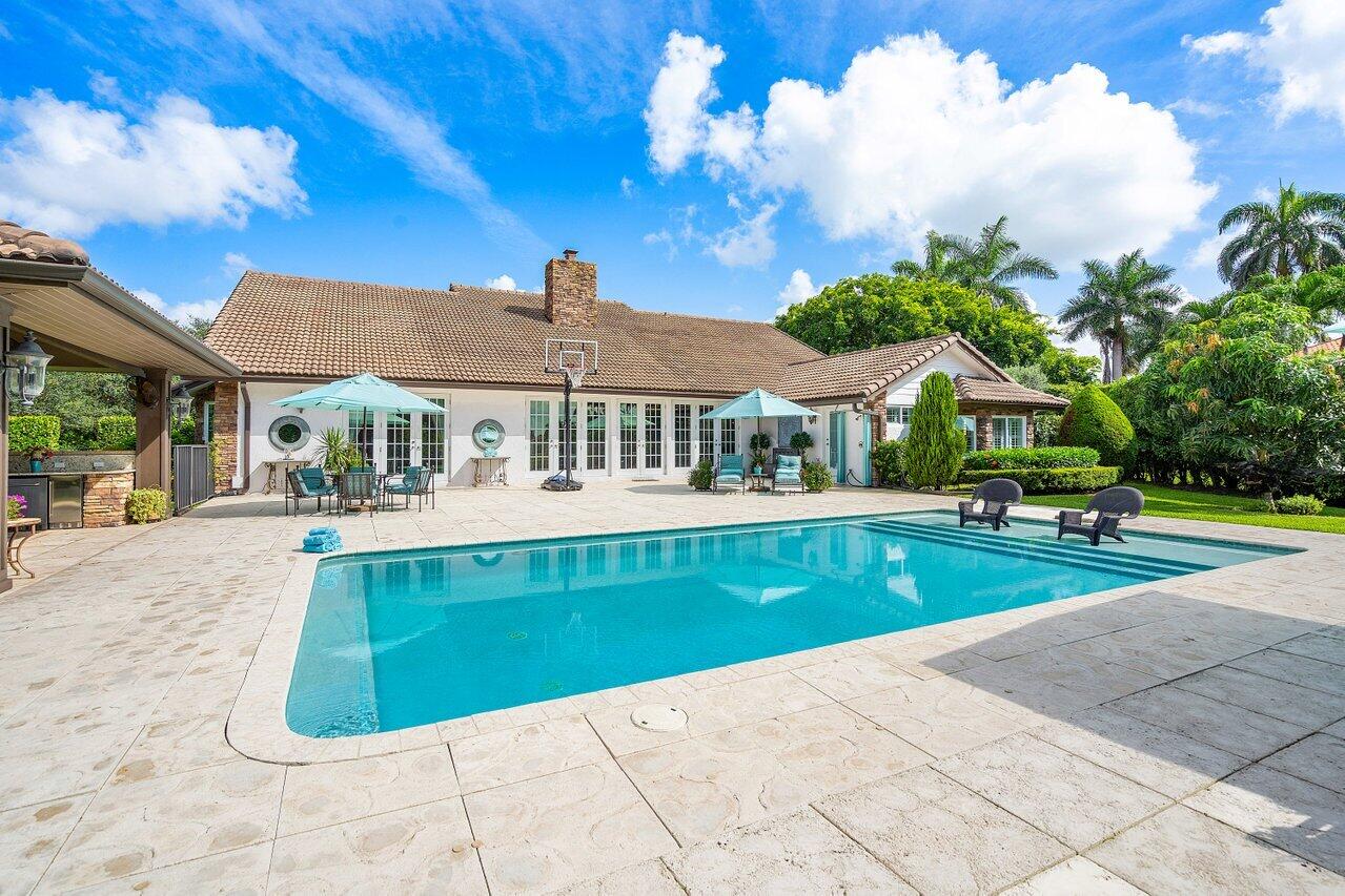 8203 Sawpine Road Delray Beach, FL 33446 - Photo 59 of 82 Beach Entry Pool