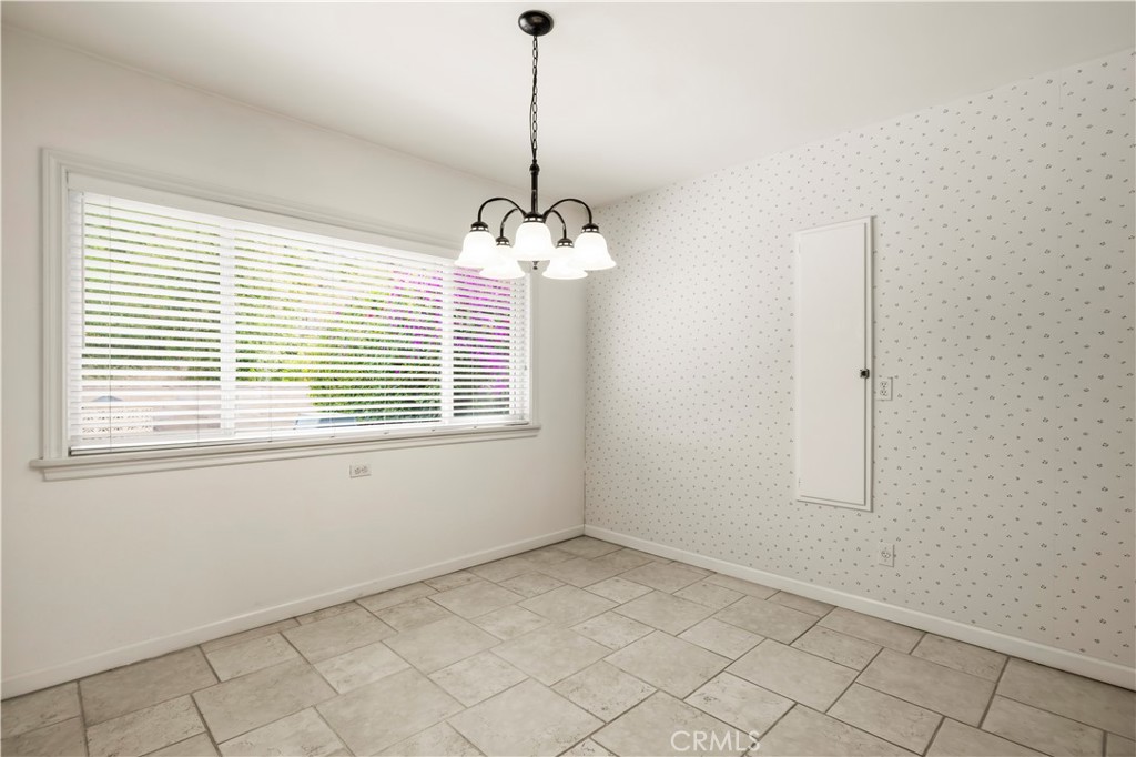 2724 North Kenneth Road Burbank, CA 91504 - Photo 23 of 35