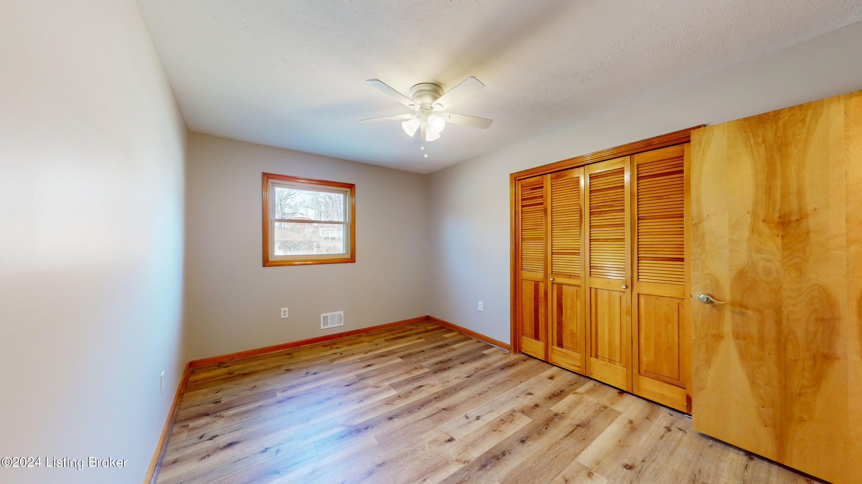 1538 Knight Road Louisville, KY 40216 - Photo 23 of 54 Double Bi-Fold Door Closet
