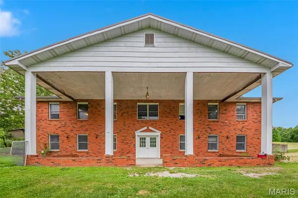 $575,000 | 70 Hartley Lane, Elsberry, MO 63343