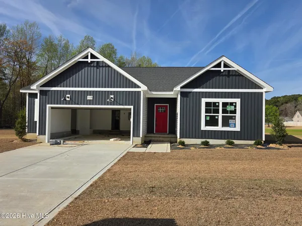 $405,330 | 2928 Tucker Hl Drive, Grimesland, NC 27837