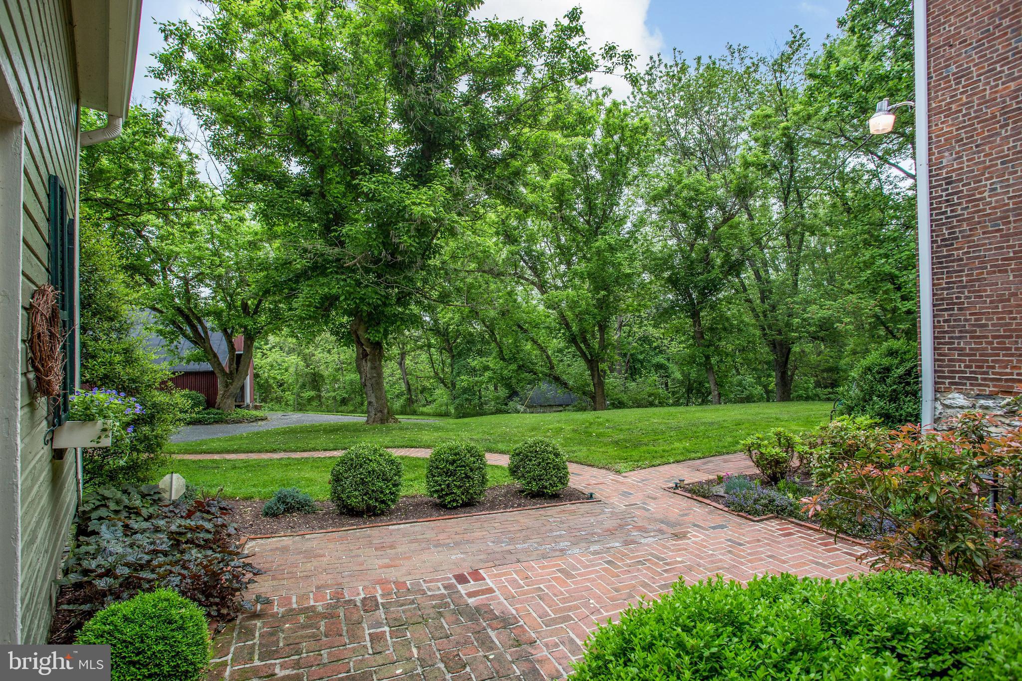 12301 Liberty Road Union Bridge, MD 21791 - Photo 69 of 90 Side Patio