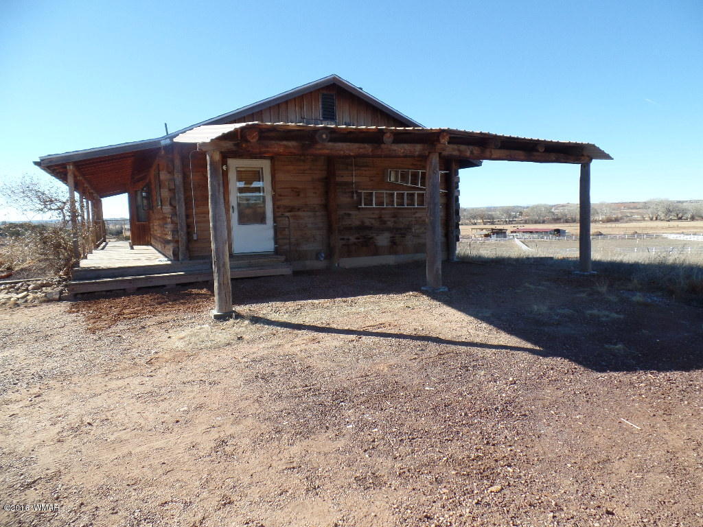 1124 North 650 Street Snowflake, AZ 85937 - Photo 30 of 35 a front view of a house with a yard
