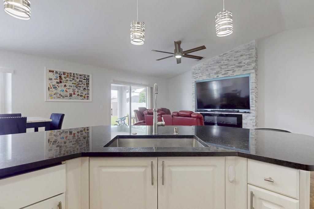 573 Southwest Cherryhill Road Port St. Lucie, FL 34953 - Photo 19 of 63 iPixx_01_17