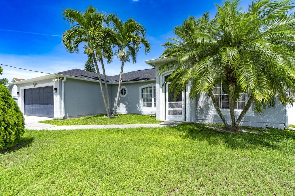573 Southwest Cherryhill Road Port St. Lucie, FL 34953 - Photo 5 of 63 iPixx_00_11