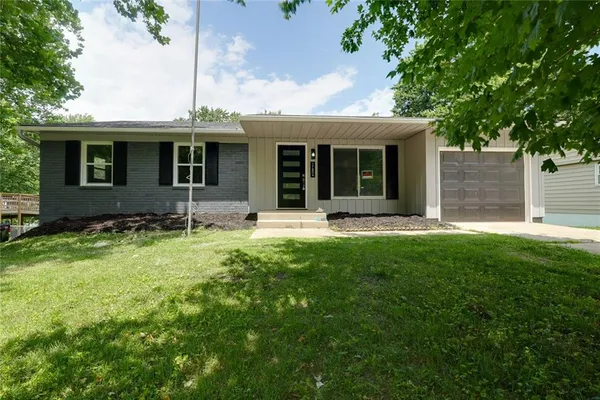 $290,000 | 17804 East Greentree Avenue, Independence, MO 64057