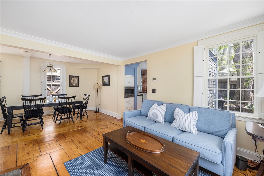 26 Thames Street Newport, RI 02840 - Photo 19 of 45 Living Room/Dining Room