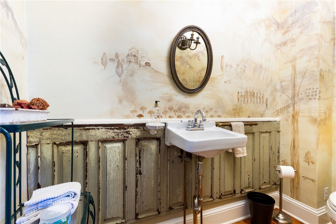 26 Thames Street Newport, RI 02840 - Photo 22 of 45 First floor powder room