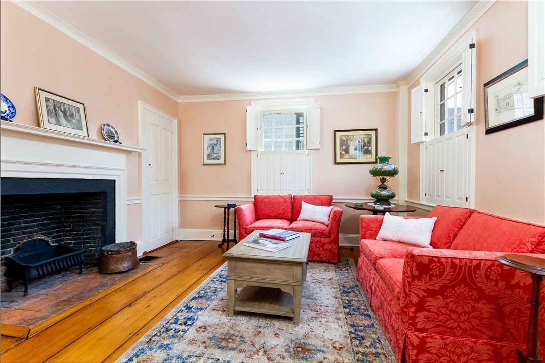 26 Thames Street Newport, RI 02840 - Photo 23 of 45 Front sitting room