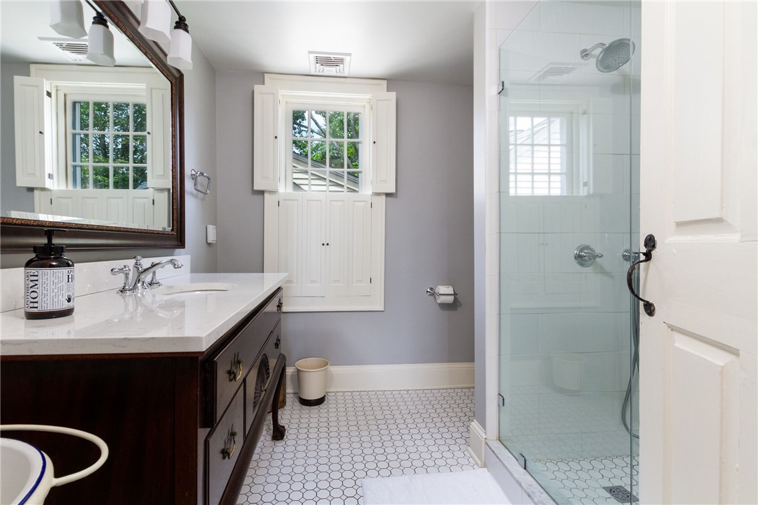 26 Thames Street Newport, RI 02840 - Photo 31 of 45 Ensuite bath in primary bedroom