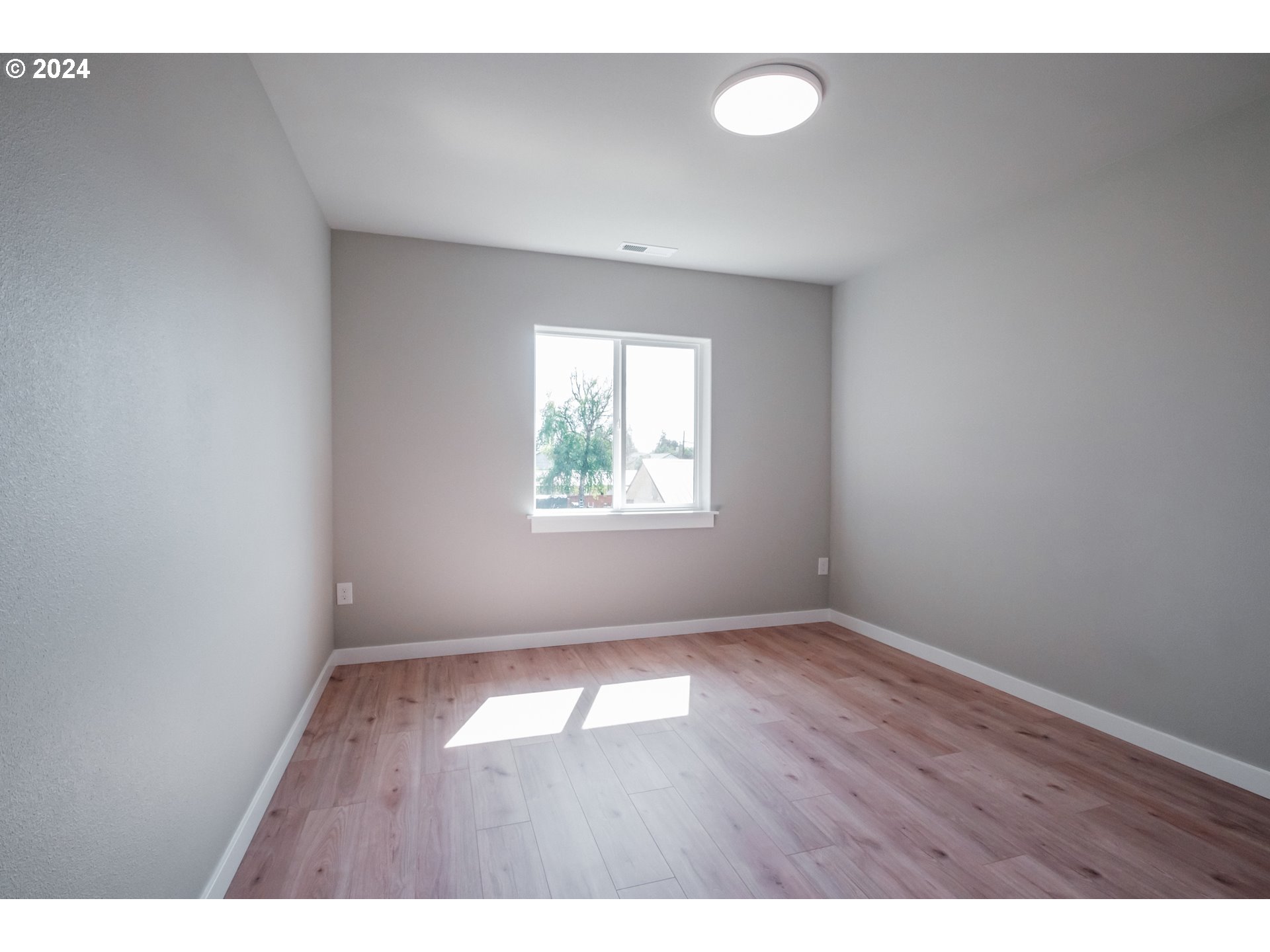 1550 Chemawa Road North Keizer, OR 97303 - Photo 26 of 43 Bedroom